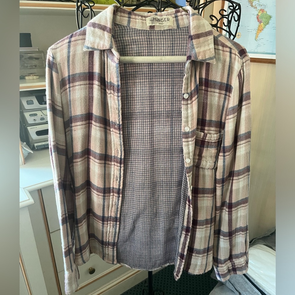The Hanger Plaid Women’s Pink Flannel Size S